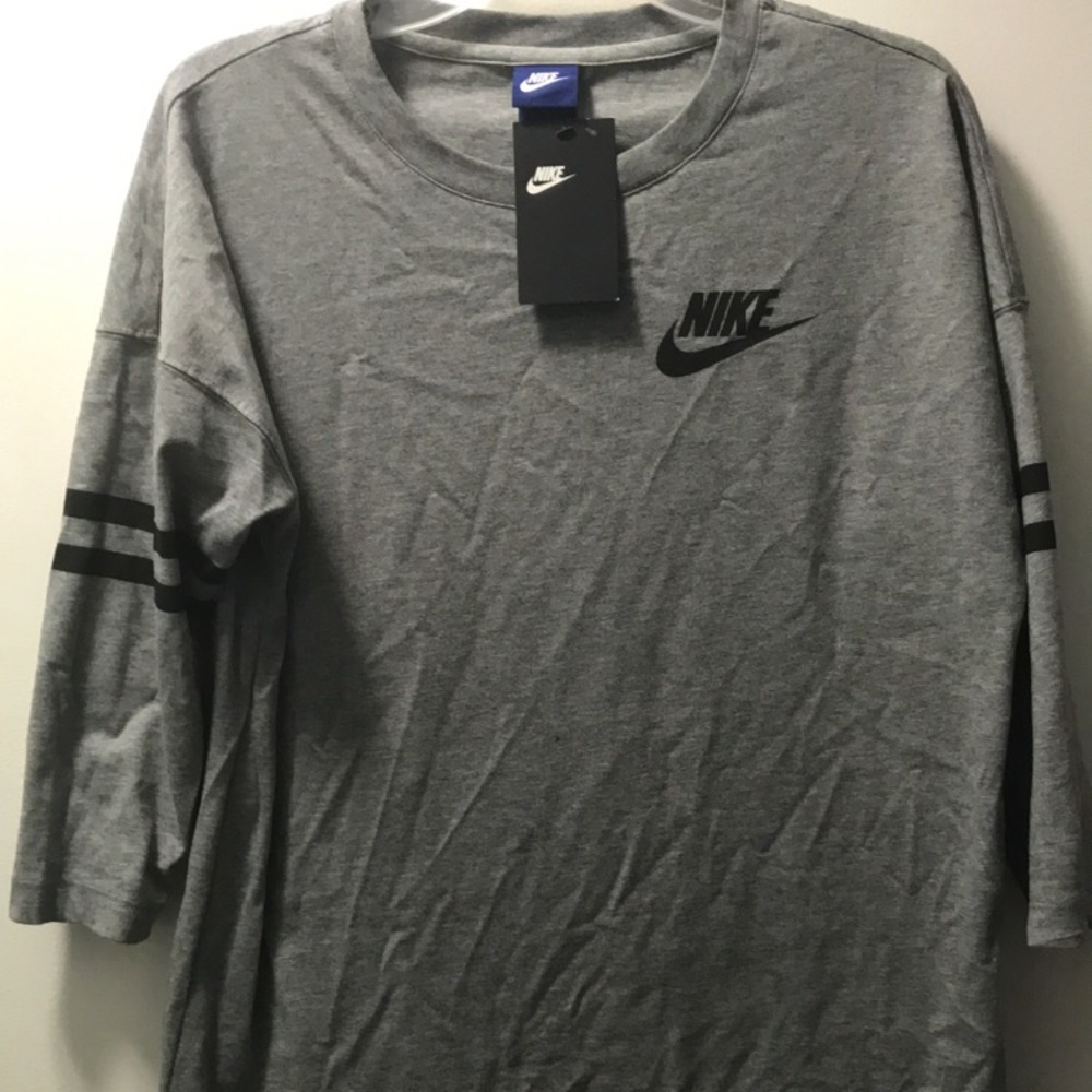 Nike Women’s Shirt